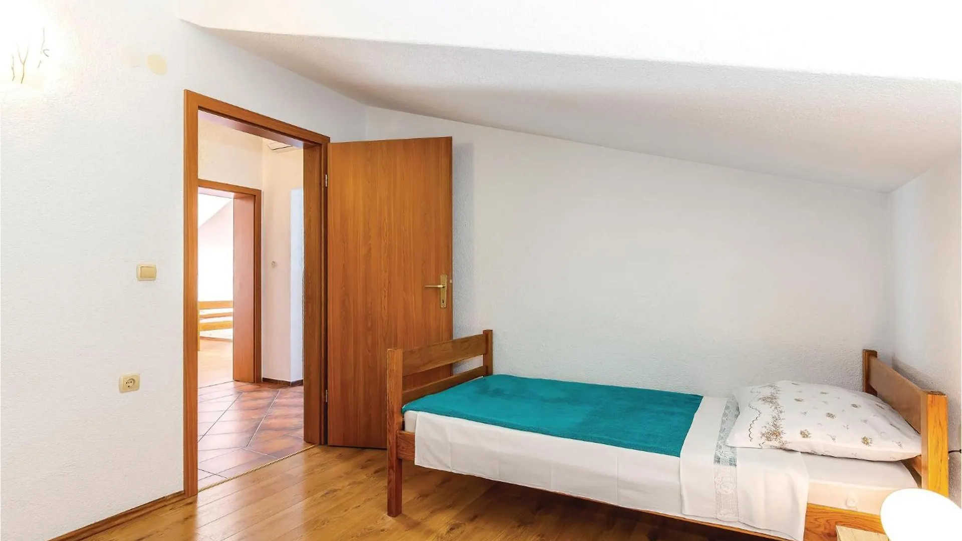 Nice Apartment In Kostrena With House Sea View Croaţia